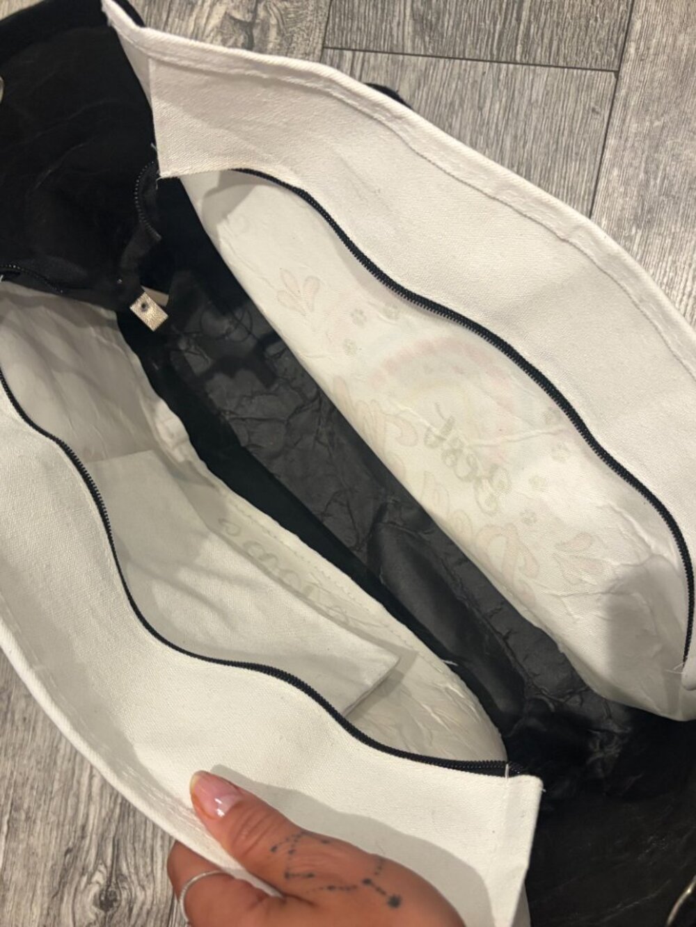 Best Dog Mom Ever Women's Tote Bag - Picture 6 of 6